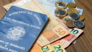 A empresa NÃO paga a rescisão