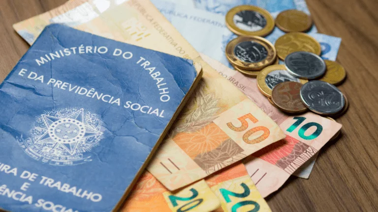 A empresa NÃO paga a rescisão